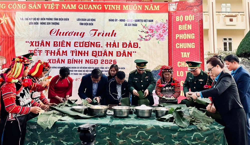 Tết thắm đượm nghĩa tình quân dân nơi biên cương Sín Thầu - ảnh 2
