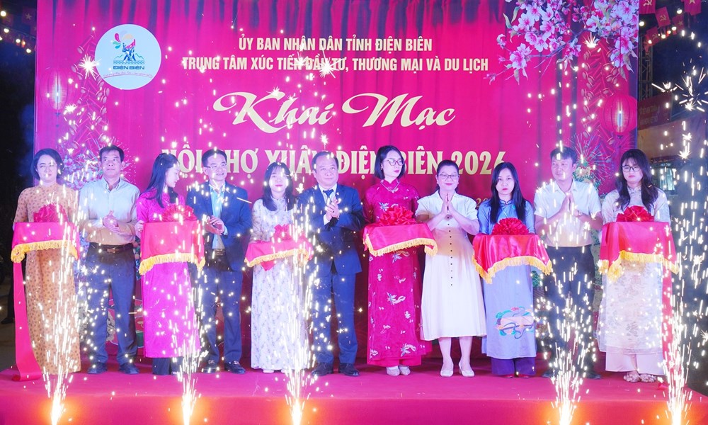 Hội chợ Xuân Điện Biên rộn ràng đón Tết Bính Ngọ 2026 - ảnh 1