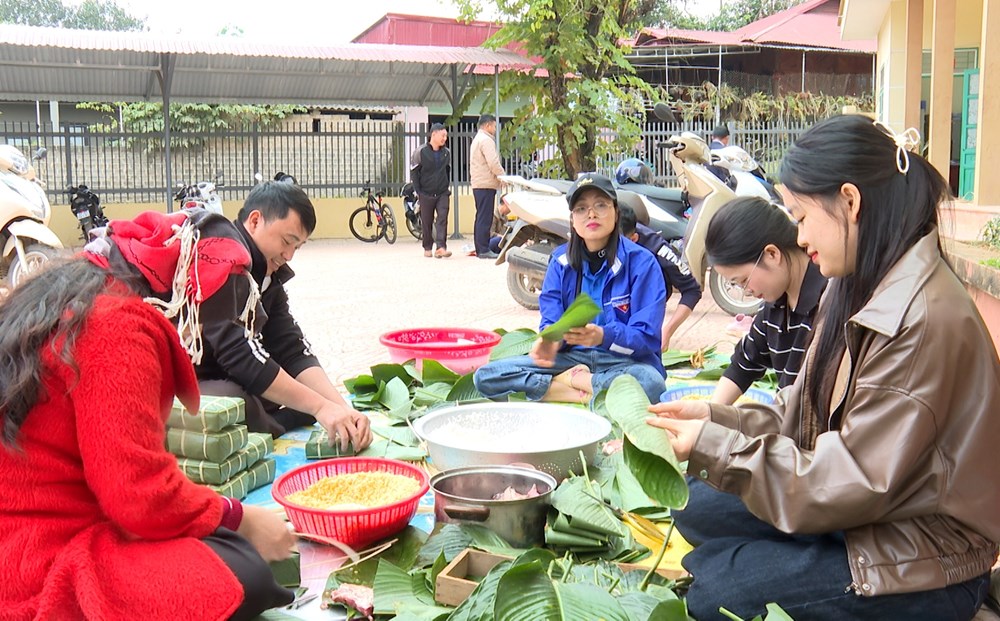 Ấm áp Ngày hội “Bánh chưng xanh” nơi vùng cao Mường Mùn - ảnh 1