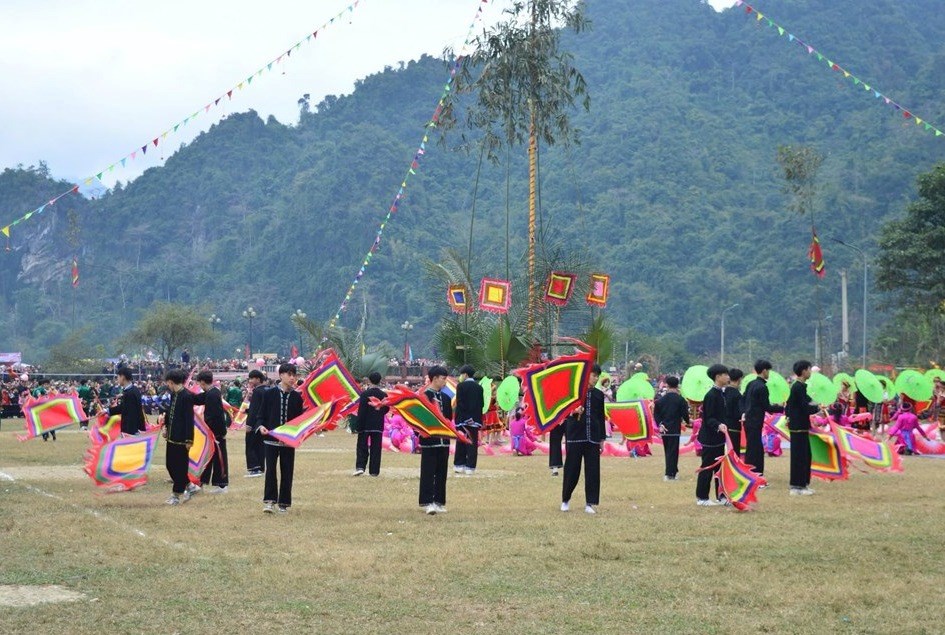 Đầu Xuân về Tuyên Quang trẩy hội với đồng bào Tày Thượng Lâm - ảnh 3