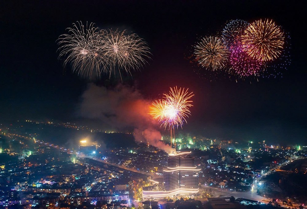 Lào Cai bắn pháo hoa tại 11 điểm đêm giao thừa Tết Bính Ngọ 2026 - ảnh 1