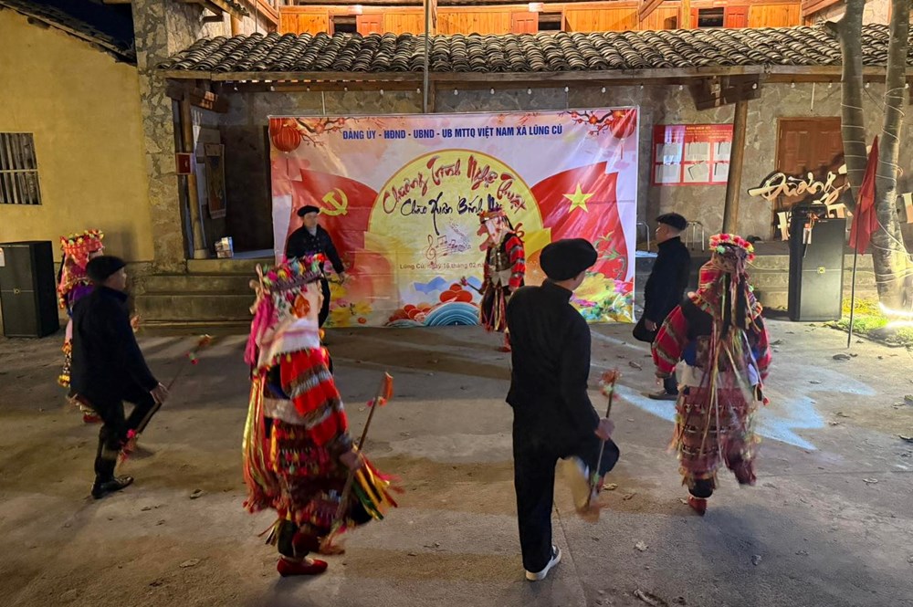 Đồng bào vùng cao Lũng Cú rộn ràng đón Tết Bính Ngọ - ảnh 2