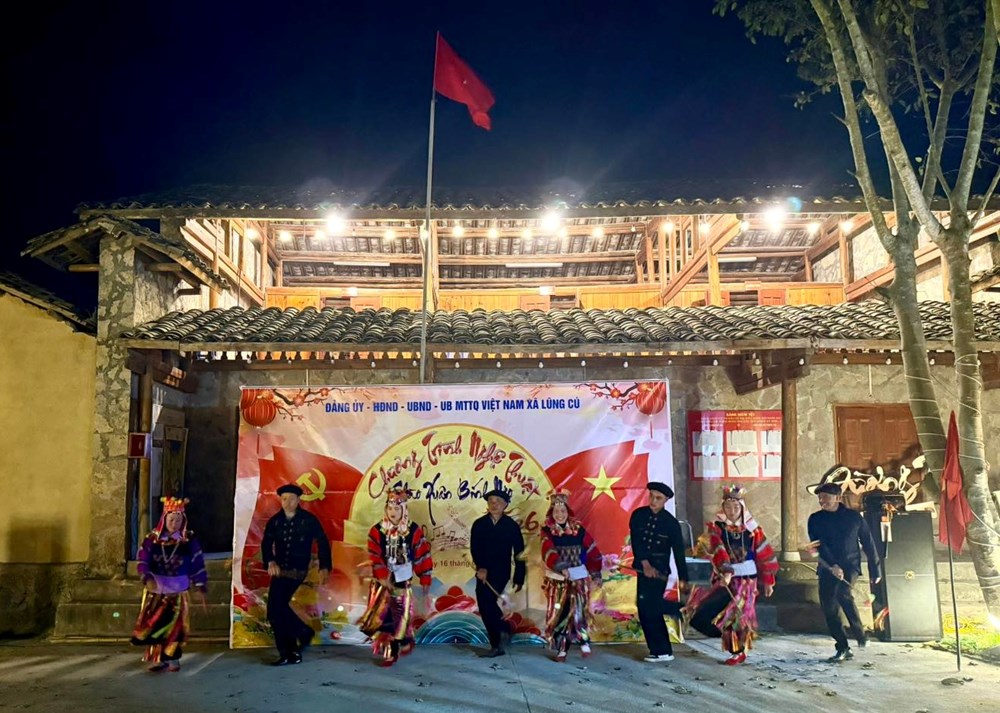 Đồng bào vùng cao Lũng Cú rộn ràng đón Tết Bính Ngọ - ảnh 1