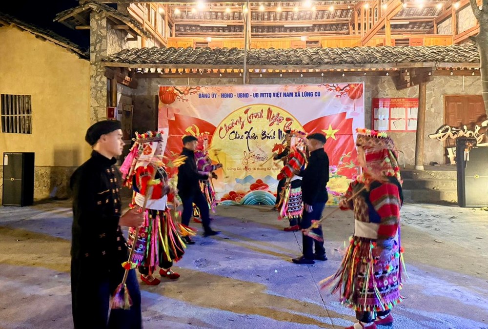 Đồng bào vùng cao Lũng Cú rộn ràng đón Tết Bính Ngọ - ảnh 3