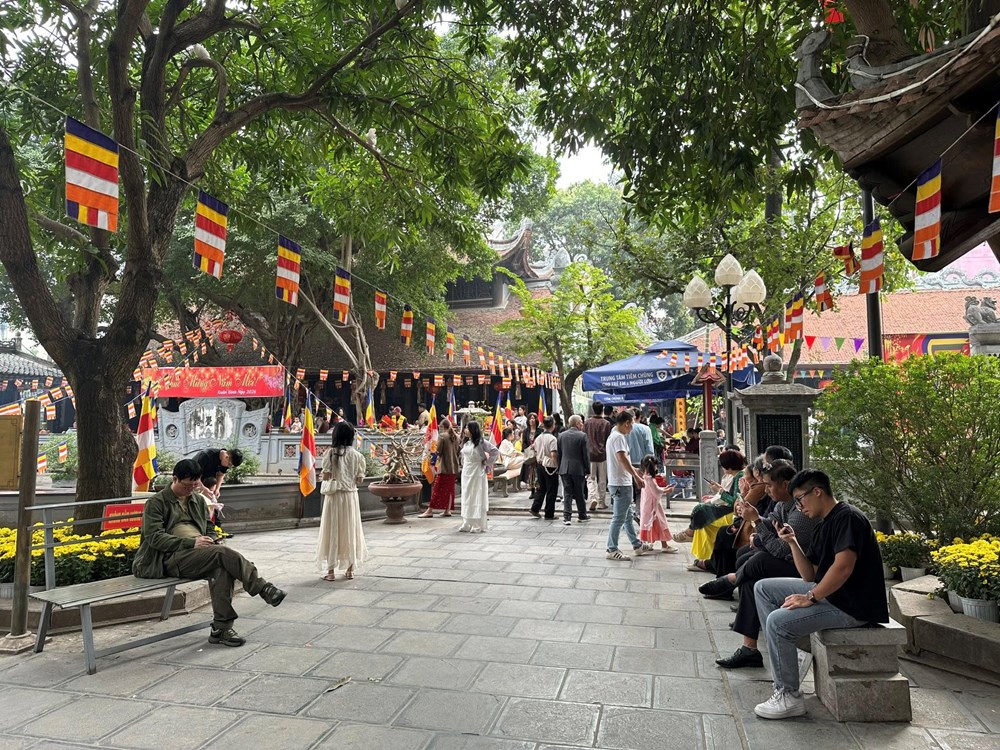 Đầu năm du Xuân cầu duyên ở ngôi chùa linh thiêng nhất Thủ đô - ảnh 5