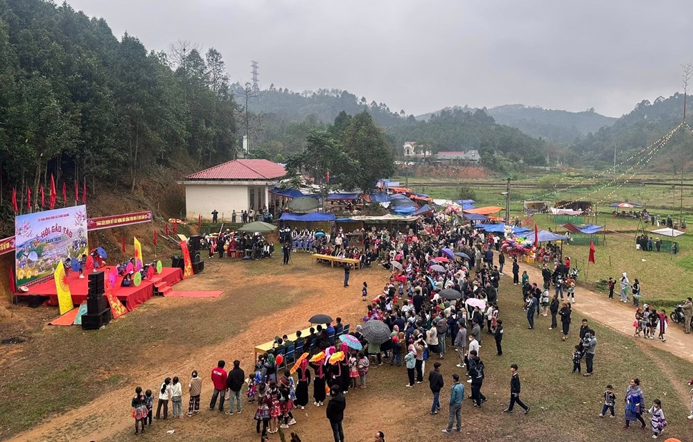 Vui hội Gầu Tào với đồng bào Mông vùng cao Xuân Quang - ảnh 3