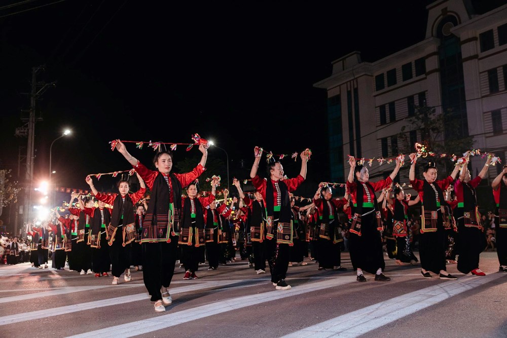 Rạng rỡ sắc màu văn hóa các dân tộc Tuần Giáo - ảnh 2