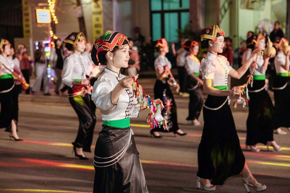 Rạng rỡ sắc màu văn hóa các dân tộc Tuần Giáo - ảnh 7