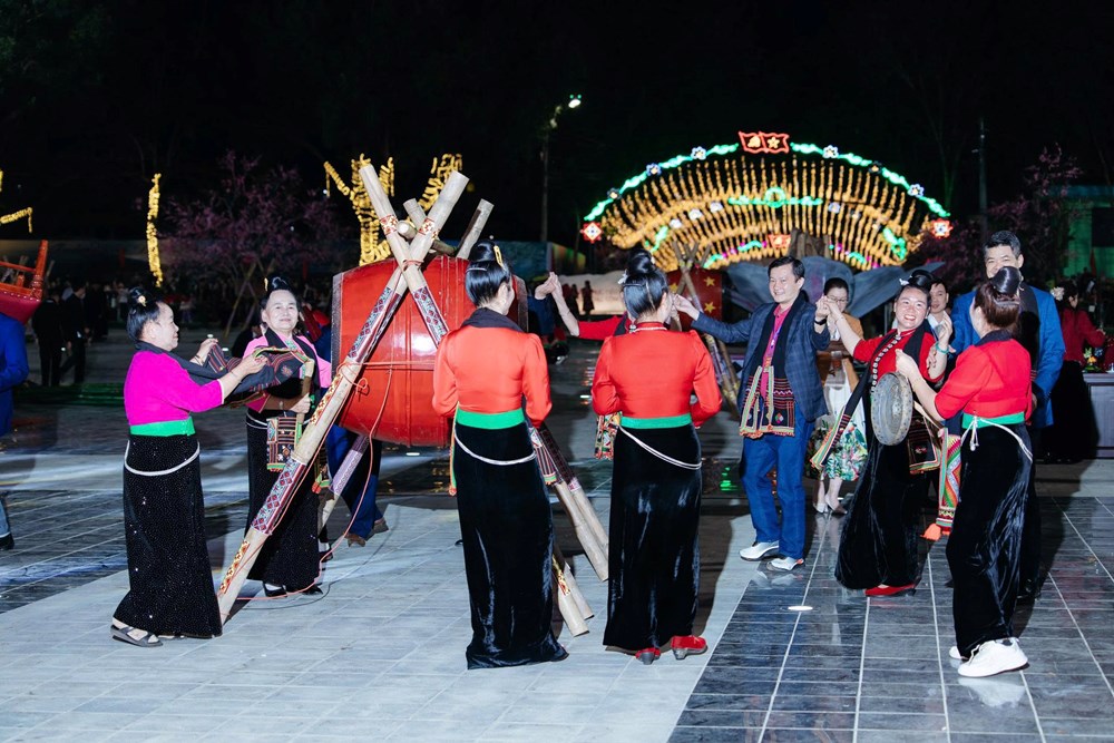 Rạng rỡ sắc màu văn hóa các dân tộc Tuần Giáo - ảnh 10