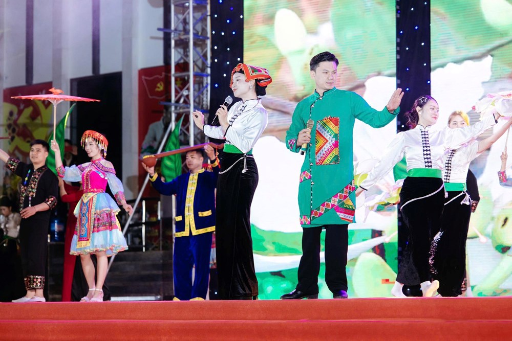 Rạng rỡ sắc màu văn hóa các dân tộc Tuần Giáo - ảnh 13