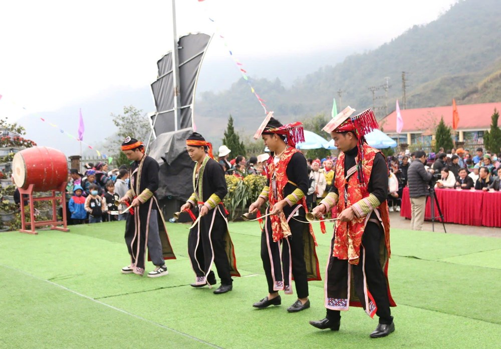 Về Ngũ Chỉ Sơn trải nghiệm Lễ Cấp sắc của người Dao đỏ - ảnh 2