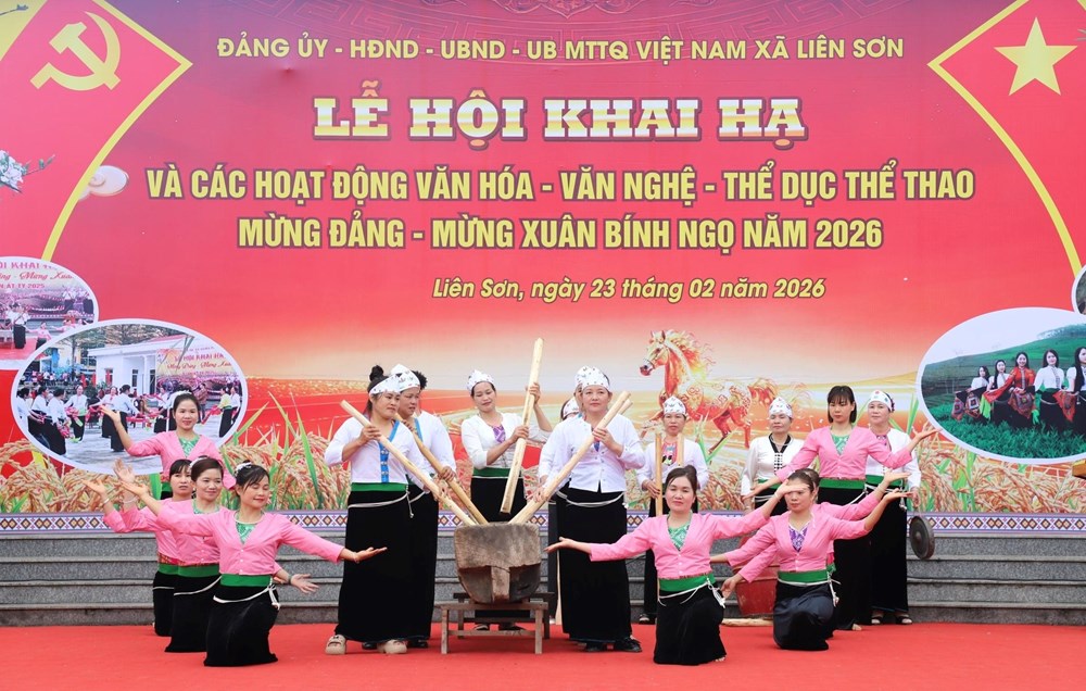 Vui hội xuống đồng với đồng bào dân tộc Mường thôn Ả Hạ - ảnh 1