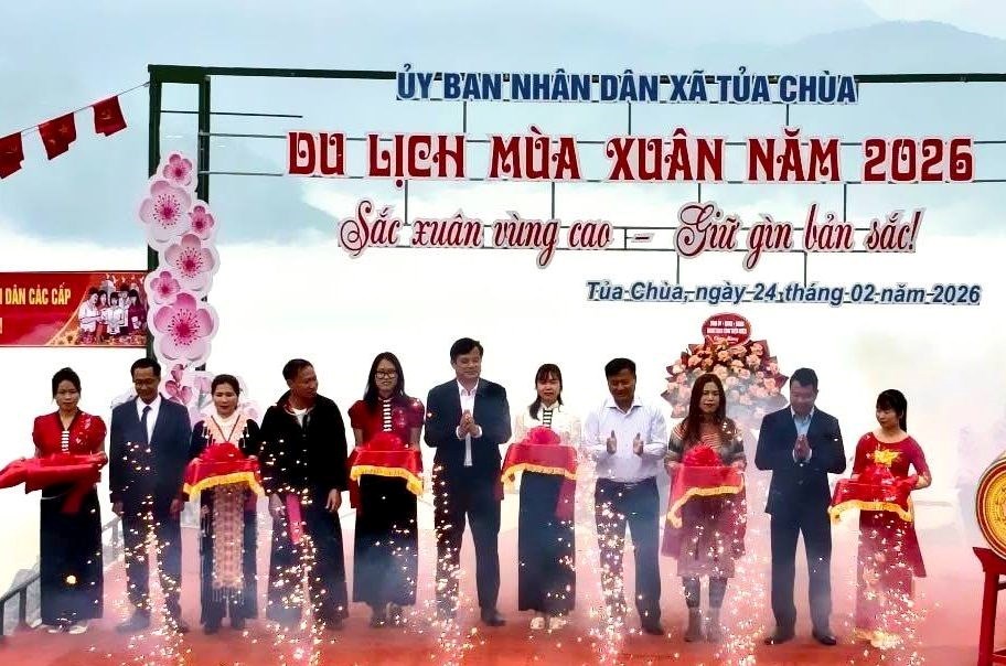 Vui Xuân cùng đồng bào các dân tộc trên cao nguyên đá Tủa Chùa - ảnh 1