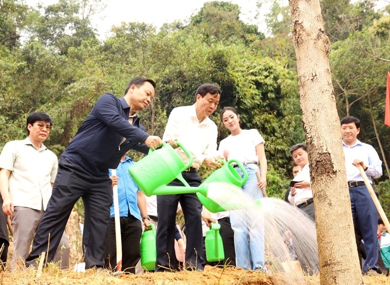 Điện Biên phát động “Tết trồng cây đời đời nhớ ơn Bác Hồ” - ảnh 2