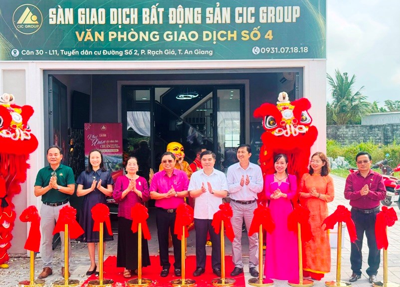 Hàng trăm khách hàng khám phá nhà mẫu CIC Boulevard ở An Giang - ảnh 1