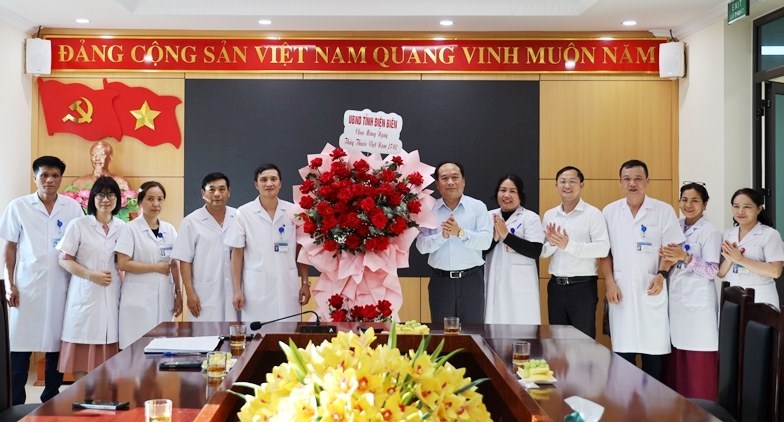 Đội ngũ cán bộ, y bác sĩ Điện Biên vì sức khỏe nhân dân phục vụ - ảnh 3