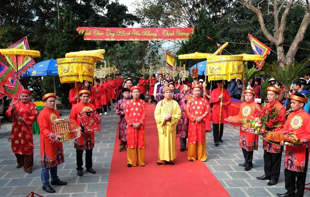 Rộn ràng khai hội Đền thờ vua Lê Lợi đầu xuân - ảnh 1