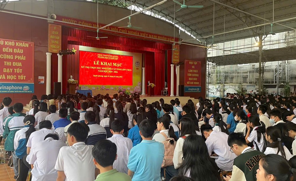 Hơn 2.500 thí sinh tham dự kỳ thi chọn học sinh giỏi cấp tỉnh lớp 9 và 12 - ảnh 1