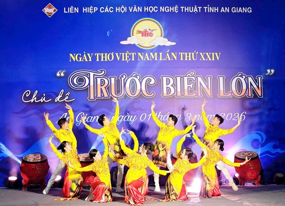 An Giang tổ chức ngày thơ Việt Nam và trao giải cuộc thi thơ, ca khúc - ảnh 1