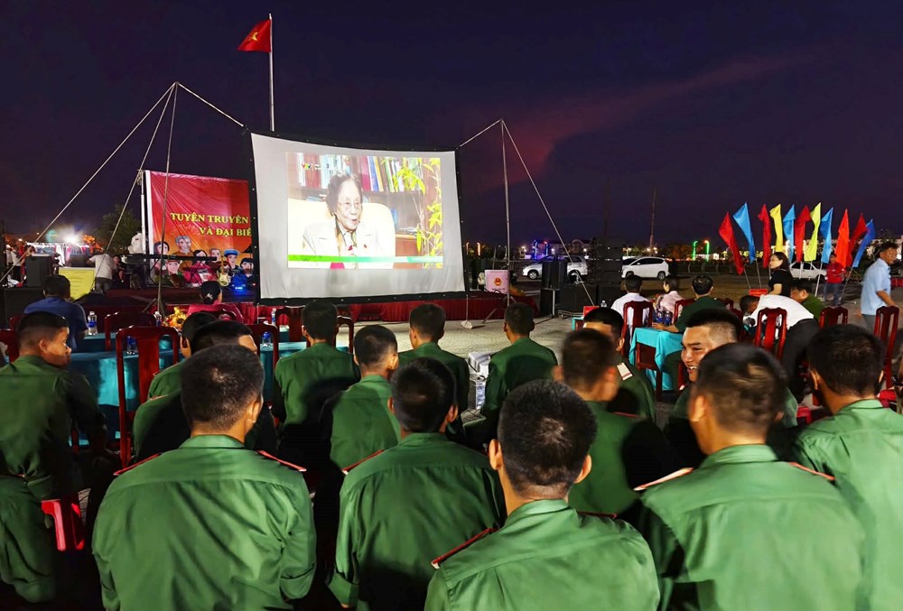 An Giang ra quân cao điểm tuyên truyền ngày hội bầu cử - ảnh 2