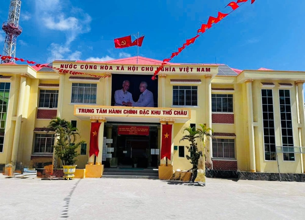 Cử tri đặc khu Thổ Châu đi bỏ phiếu bầu cử sớm - ảnh 1