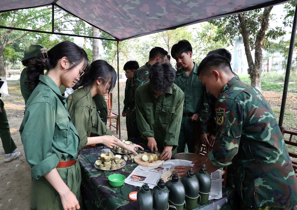 “Bếp Hoàng Cầm và Bữa cơm chiến sĩ” - khơi dậy ký ức hào hùng Chiến thắng Điện Biên Phủ - ảnh 5
