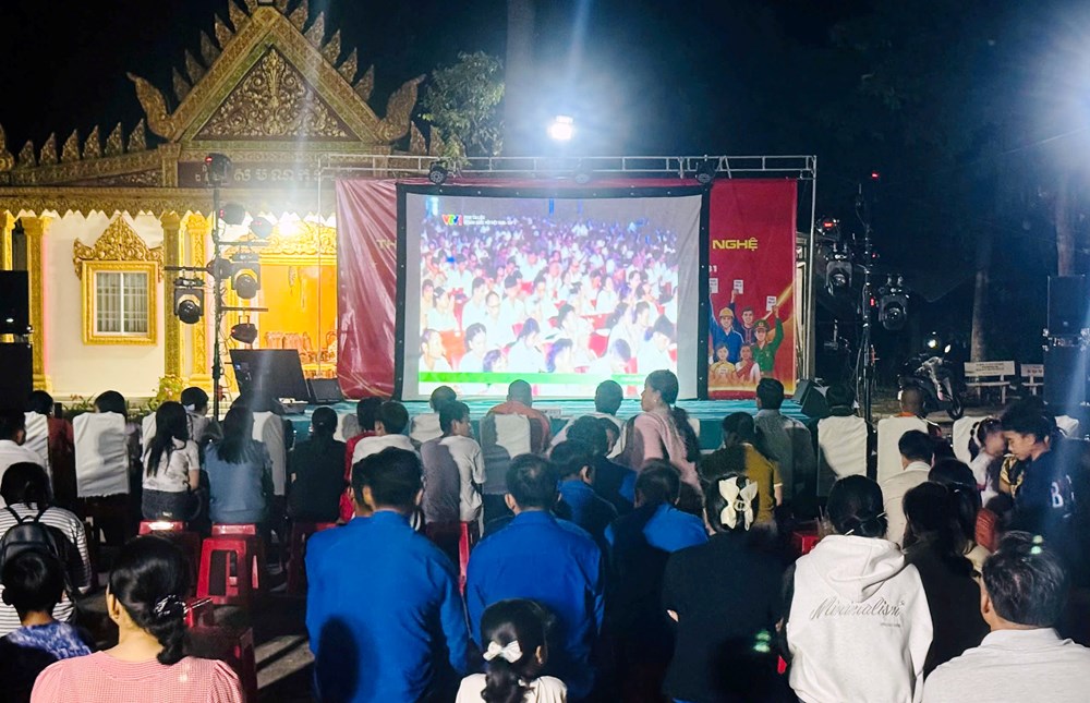 Đồng bào dân tộc Khmer ở Vĩnh Bình sẵn sàng cho Ngày hội non sông  - ảnh 4