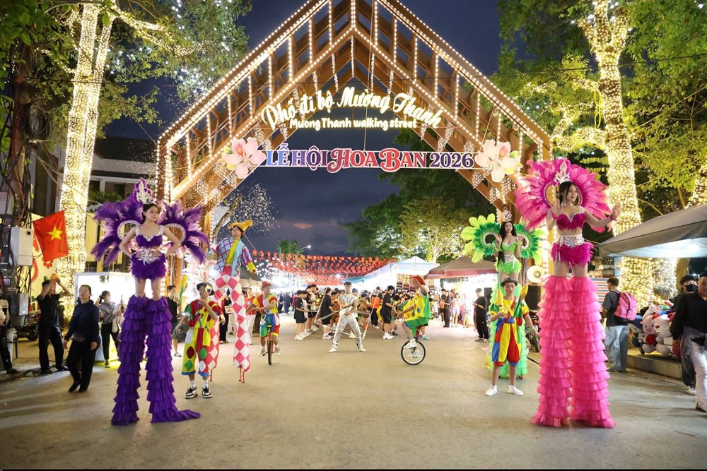 Gần 2.900 người tham gia Carnaval đường phố giữa mùa hoa ban rực rỡ - ảnh 2