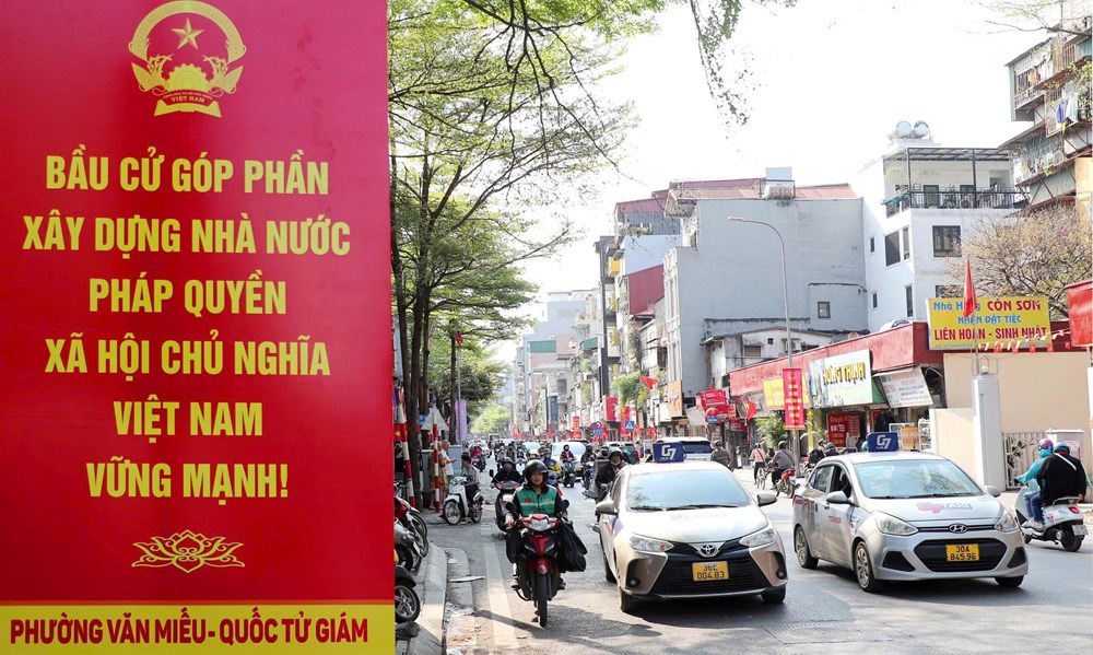 Hà Nội trang hoàng rực rỡ, sẵn sàng cho Ngày hội non sông - ảnh 14
