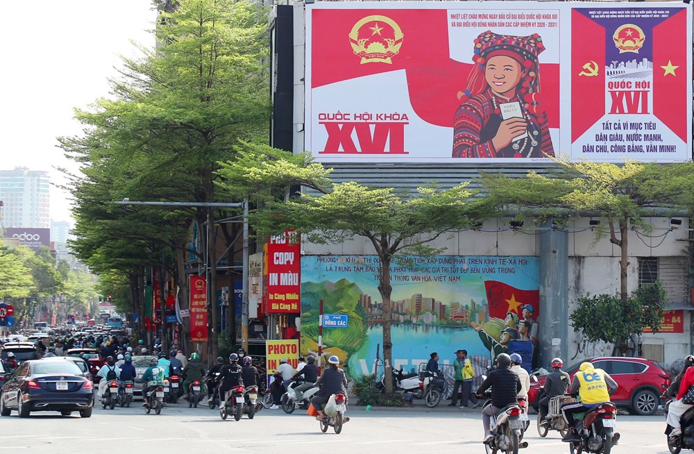 Hà Nội trang hoàng rực rỡ, sẵn sàng cho Ngày hội non sông - ảnh 15