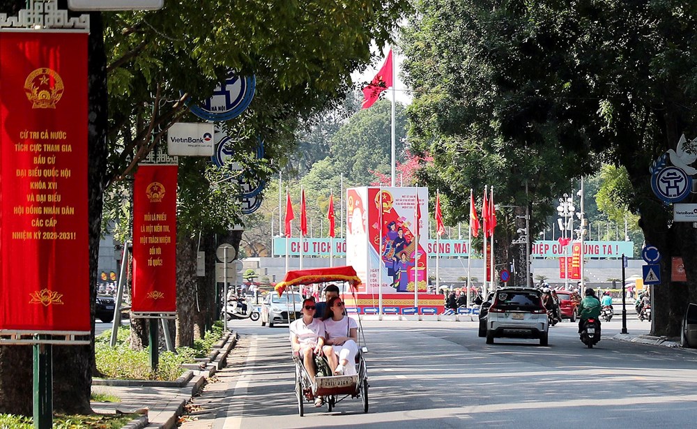 Hà Nội trang hoàng rực rỡ, sẵn sàng cho Ngày hội non sông - ảnh 6