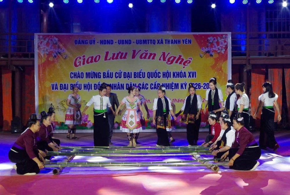 Đồng bào các dân tộc xã vùng cao Thanh Yên hướng về ngày hội non sông - ảnh 3