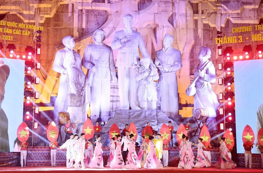 Hào hùng chương trình nghệ thuật đặc biệt “Tháng 3 - Ngày hội non sông” - ảnh 7