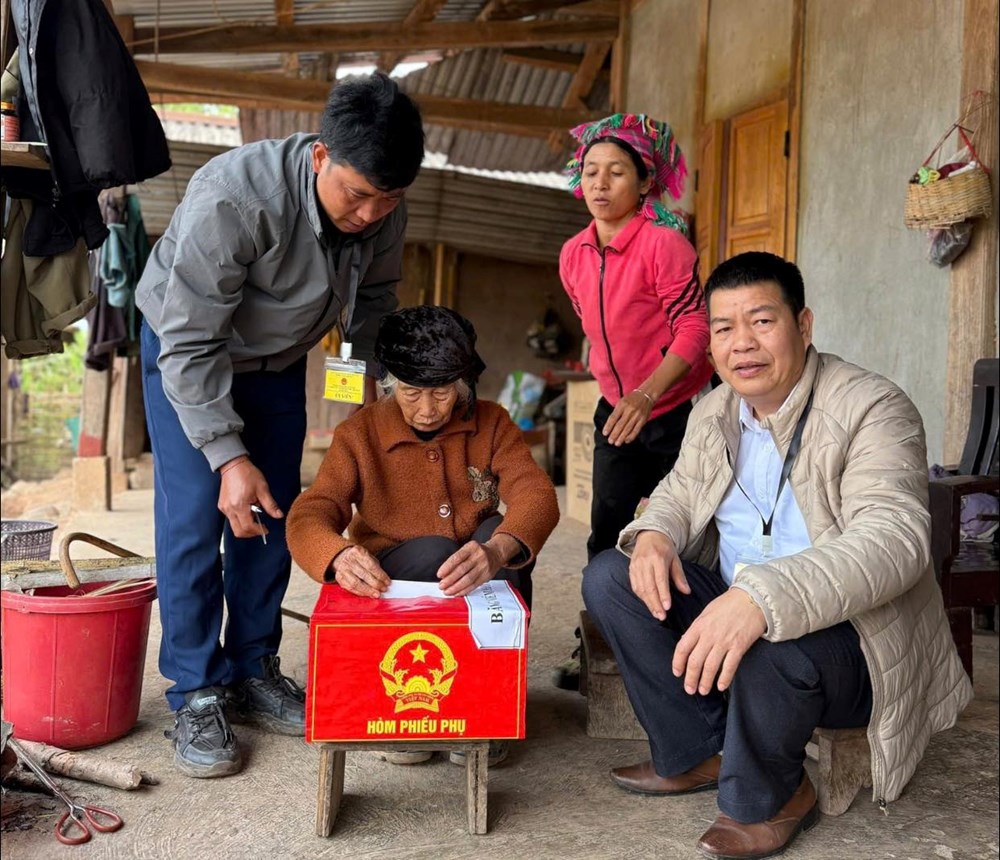 Tưng bừng “Ngày hội non sông” ở Sín Thầu nơi địa đầu Tổ quốc - ảnh 8