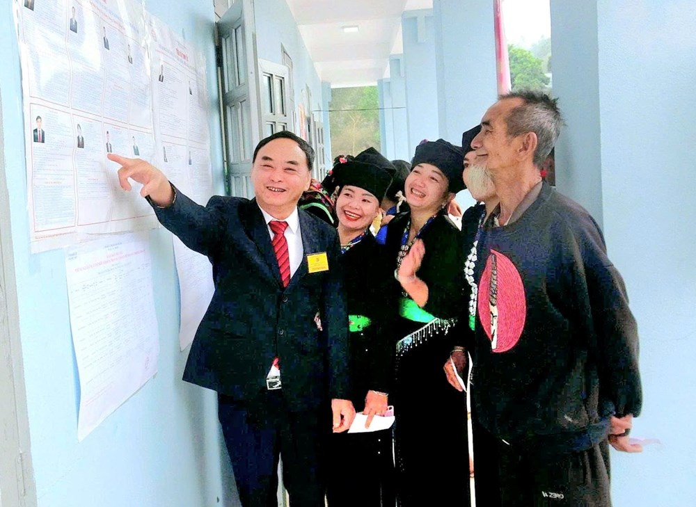 100% cử tri các dân tộc xã biên giới Nậm Kè hoàn thành bỏ phiếu - ảnh 2