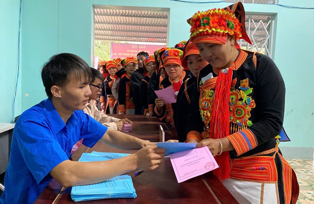 Hơn 300.000 cử tri các dân tộc Lai Châu nô nức đi bầu cử  - ảnh 4