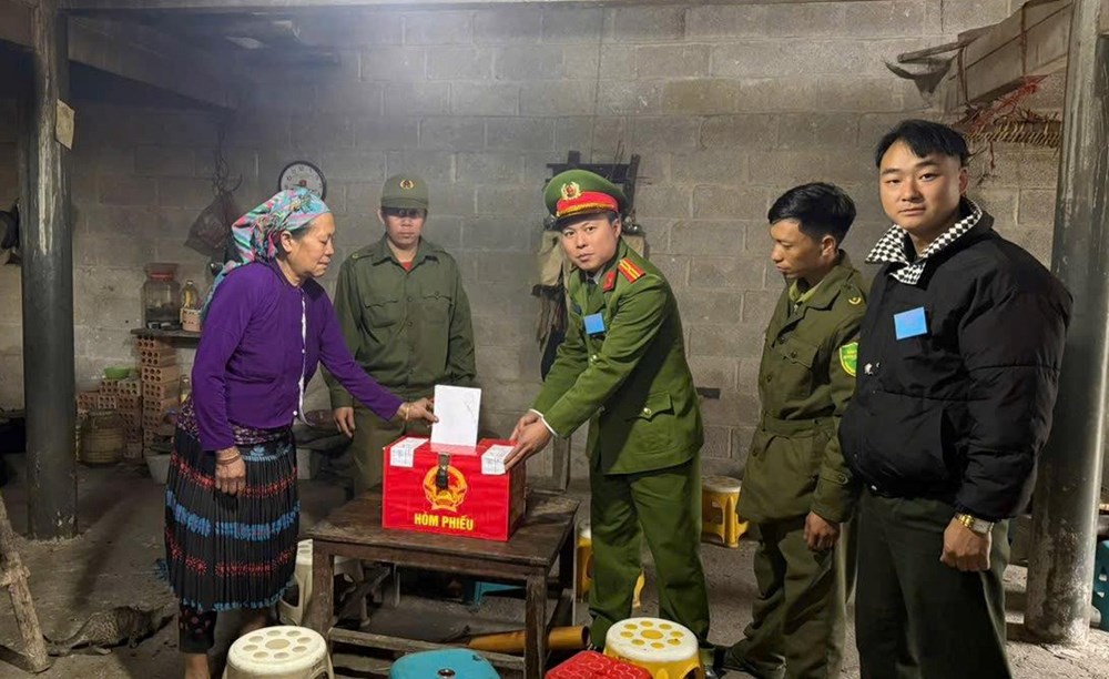 Cử tri xã biên giới Mèo Vạc tham gia bỏ phiếu đạt 99,03% - ảnh 3