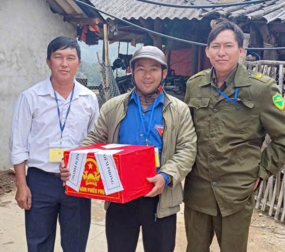 98,6% cử tri xã biên giới Na Sang đã hoàn thành bỏ phiếu  - ảnh 5