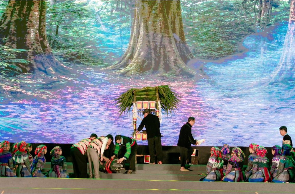 Về Nà Hẩu trải nghiệm Tết rừng với đồng bào dân tộc Mông  - ảnh 5