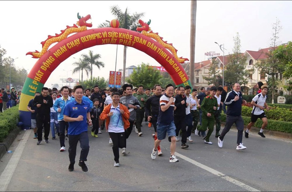 Hơn 3.500 người dự Ngày chạy Olympic tại Lào Cai  - ảnh 1