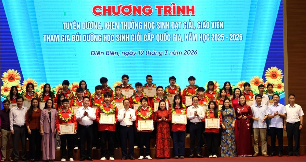 Điện Biên tuyên dương học sinh đoạt giải kì thi chọn học sinh giỏi quốc gia - ảnh 1