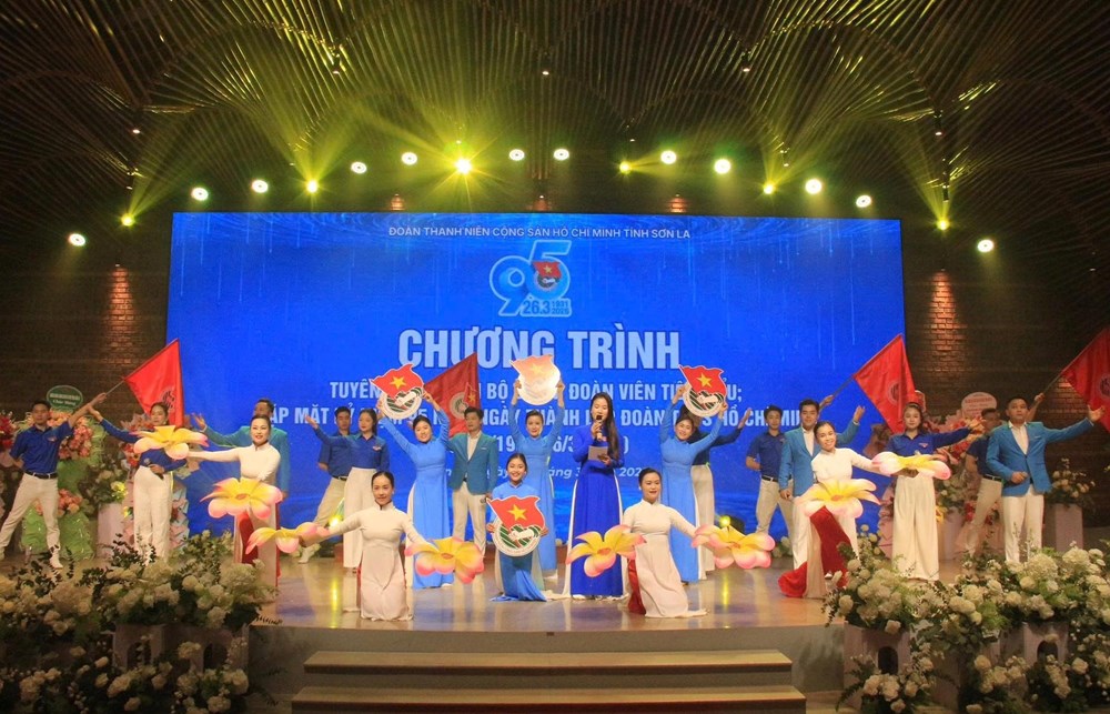 Sơn La tuyên dương 45 cán bộ đoàn, đoàn viên tiêu biểu - ảnh 1