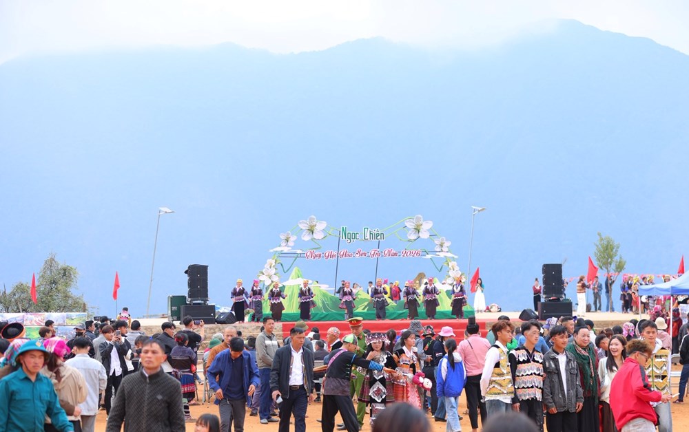 Về miền cổ tích Ngọc Chiến vui hội hoa sơn tra cùng đồng bào các dân tộc  - ảnh 5