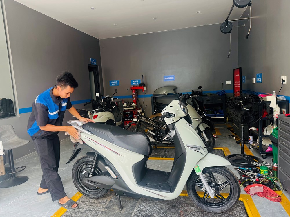 Nhu cầu mua xe máy điện ở Rạch Giá tăng mạnh - ảnh 2