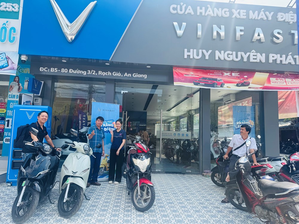Nhu cầu mua xe máy điện ở Rạch Giá tăng mạnh - ảnh 4