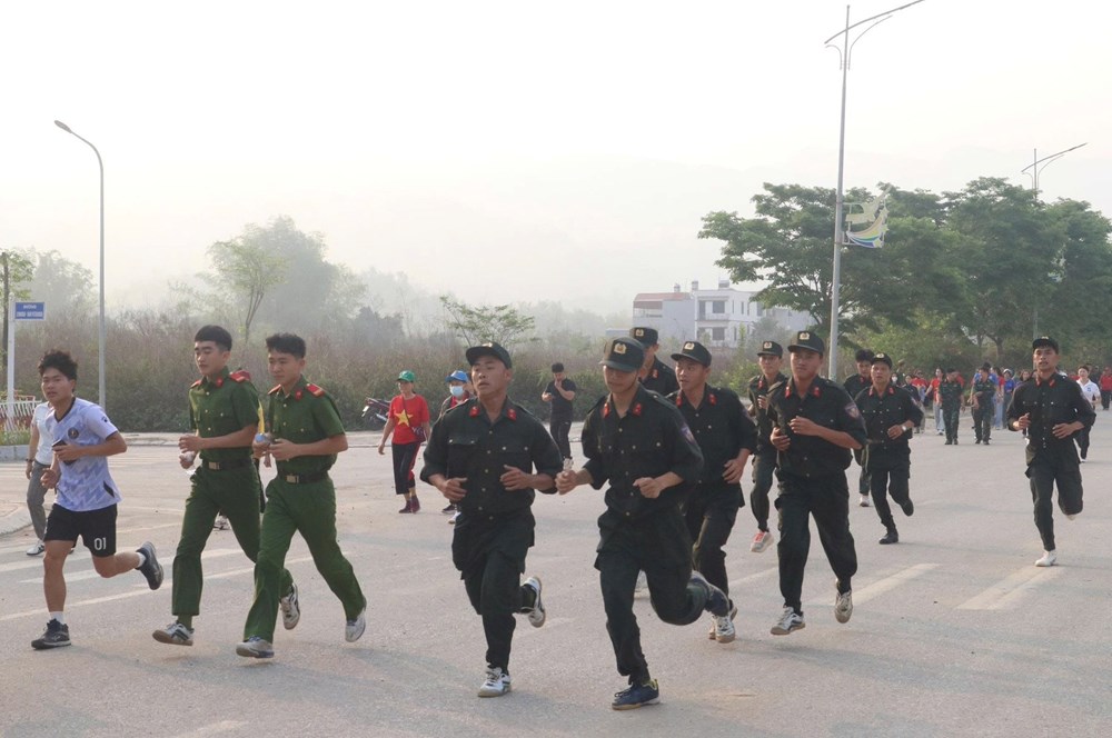 Ngày chạy Olympic tại Điện Biên thu hút  gần 23.000 người tham gia - ảnh 5