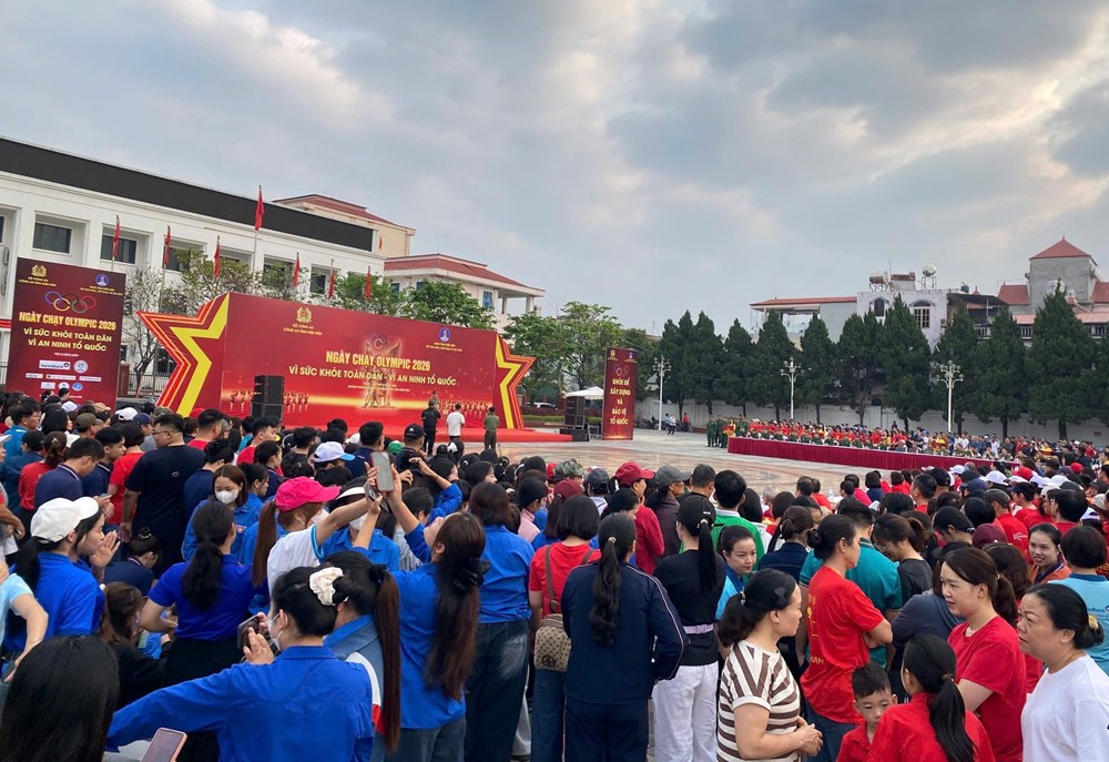 Ngày chạy Olympic tại Điện Biên thu hút  gần 23.000 người tham gia - ảnh 1