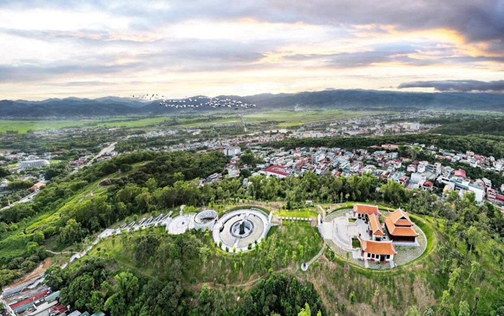 Thay đổi giờ mở cửa phục vụ du khách tại các điểm di tích Chiến trường Điện Biên Phủ - ảnh 1