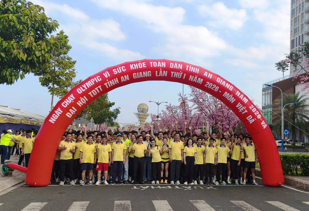 An Giang: Hơn 2.400 người tham gia Ngày chạy Olympic vì sức khỏe toàn dân - ảnh 3
