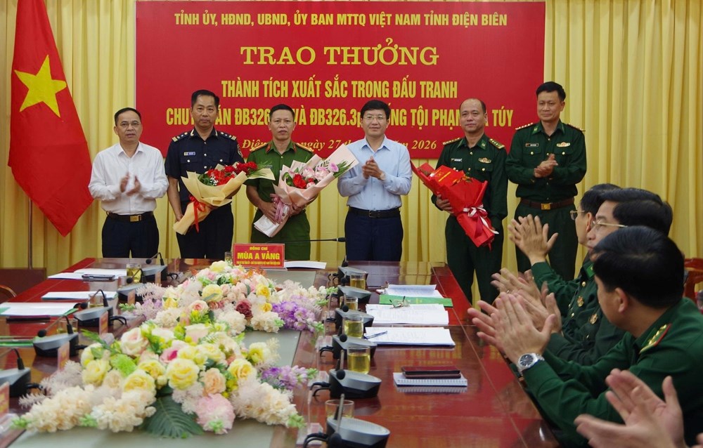 Điện Biên khen thưởng đột xuất lực lượng phá án ma túy - ảnh 1
